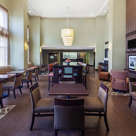 Hampton Inn & Suites Хобс Екстериор снимка