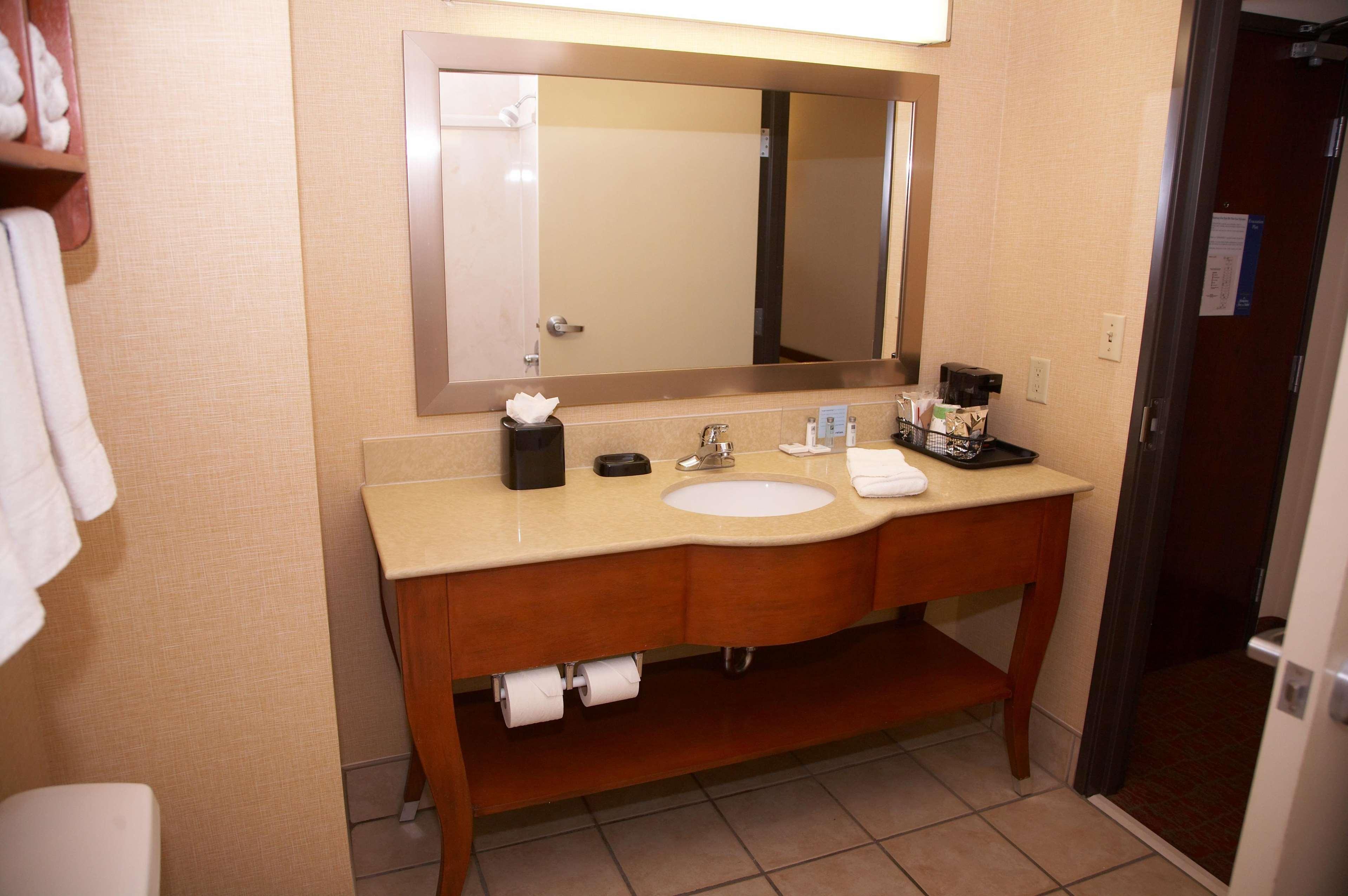 Hampton Inn & Suites Хобс Екстериор снимка