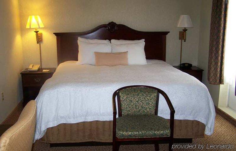 Hampton Inn & Suites Хобс Стая снимка