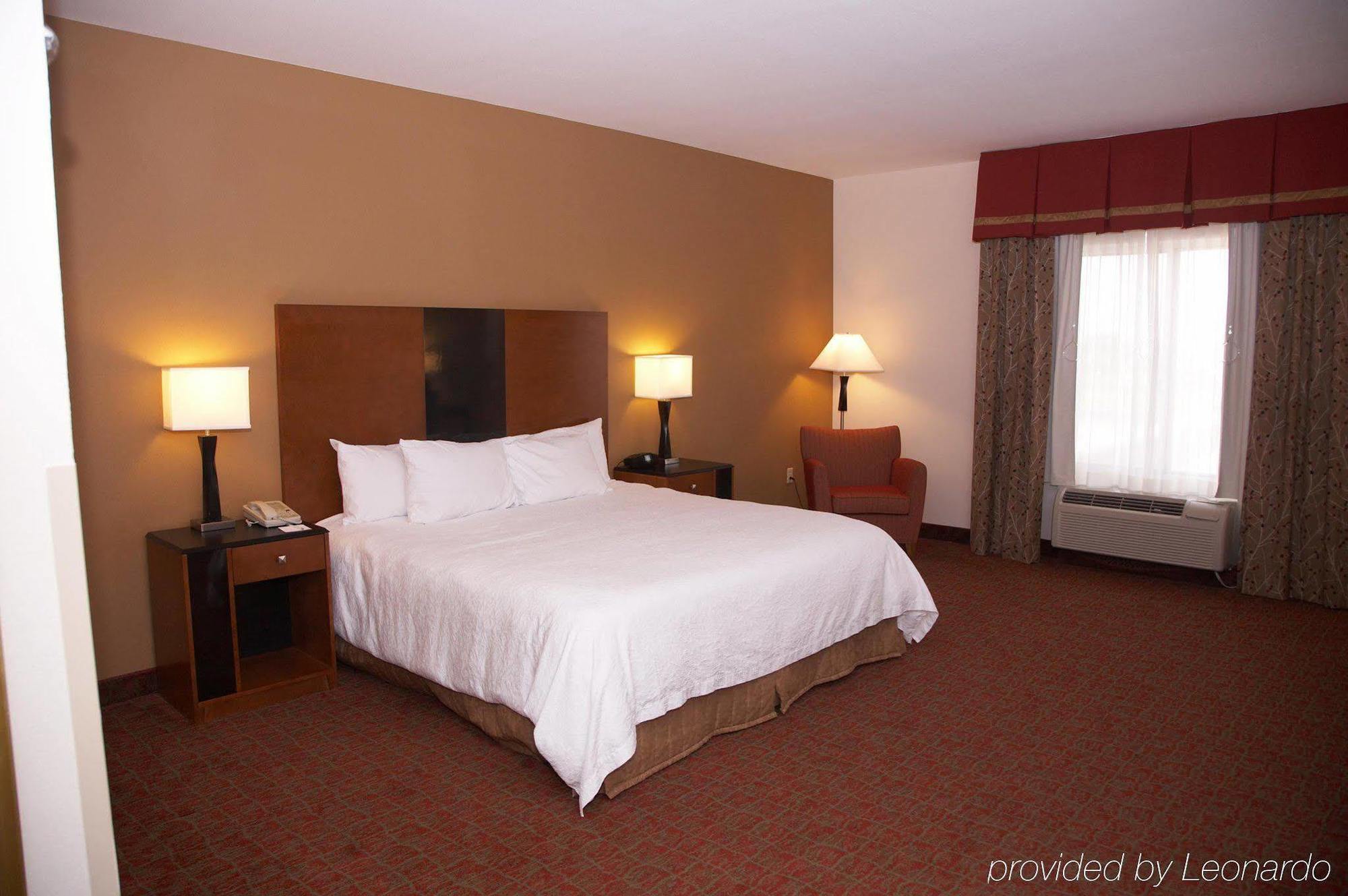 Hampton Inn & Suites Хобс Екстериор снимка